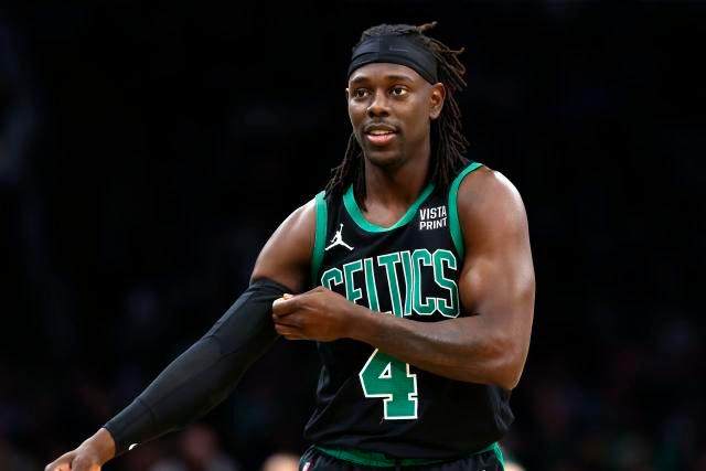 体育赛事-1.35亿防守大闸复苏 布朗喊话激活冠军拼图