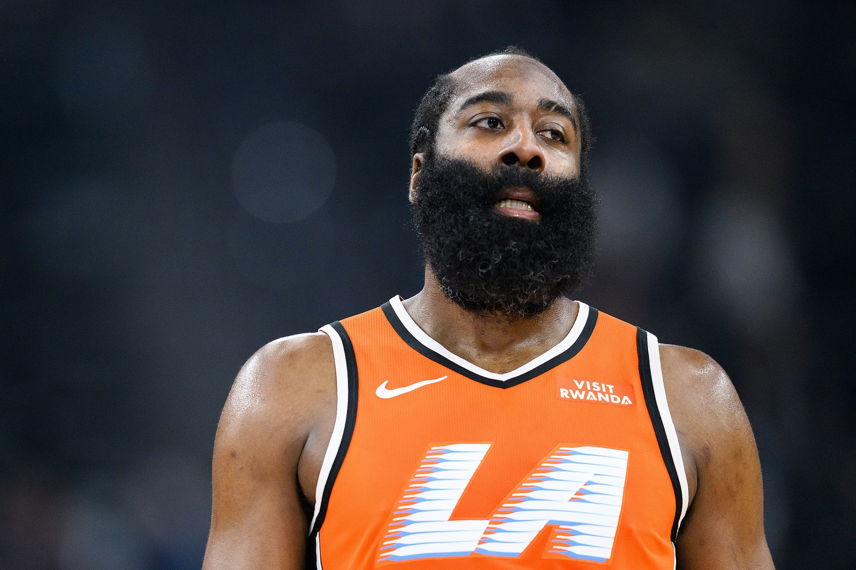 开云体育app下载-下半场能回暖吗？哈登上半场13中3&amp;三分8中1 仅得10分4助攻